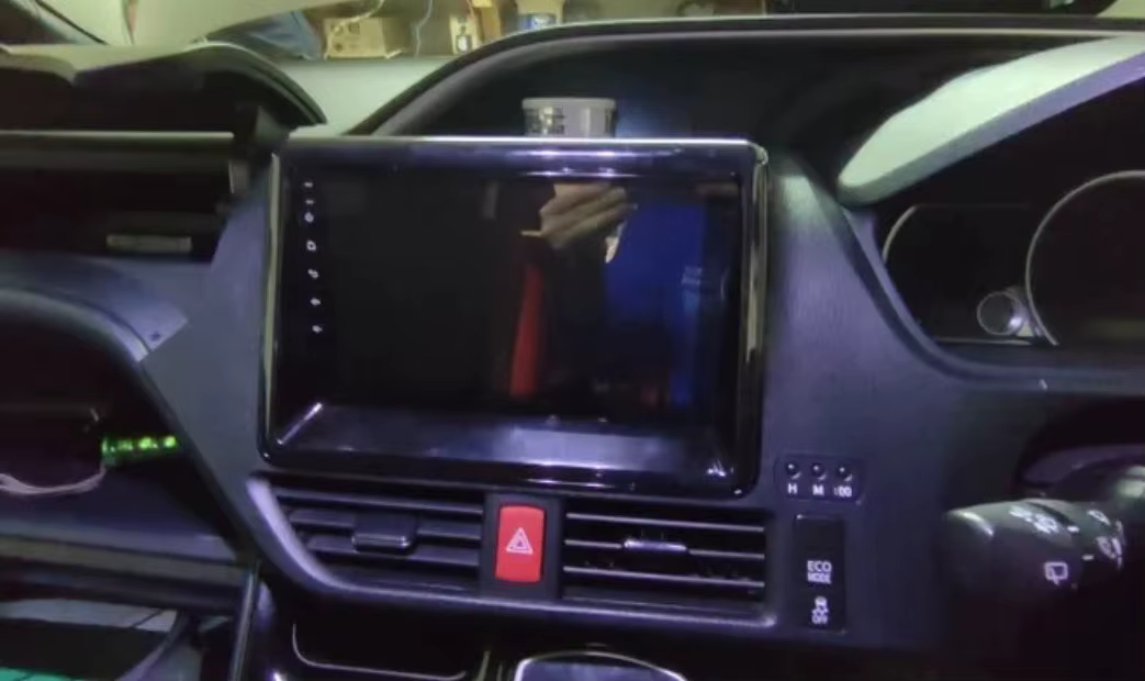 Toyota Noah | 2014-2021 | Android Screen - Image 2